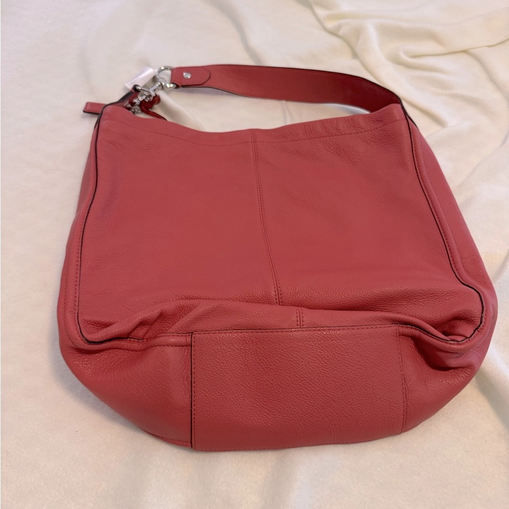 NWT Coach Avery Leather Hobo bag Sienna